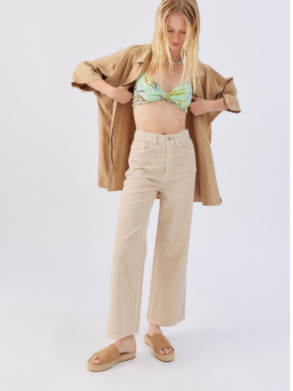 BDG Straight-Leg Jeans in Light Beige